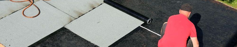 Nieuw bitumen leggen op bijgebouw Nieuw bitumen leggen op bijgebouw in Zevenaar